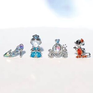 Disney’s Cinderella Stud Earrings Set- Silver